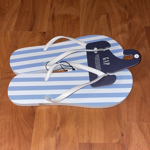 Gap size 12 blue & white striped flip flop sandals nwt - Picture 2 of 6